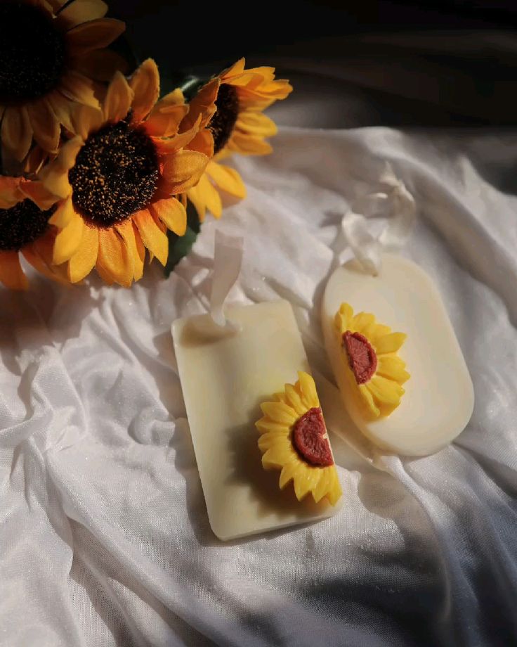 Natural Soy Wax Tablets & Fragrance Sachets – Oud, Coffee, Vanilla & Floral | Ayraa Veda - AYRAA VEDAAYRAA VEDA
